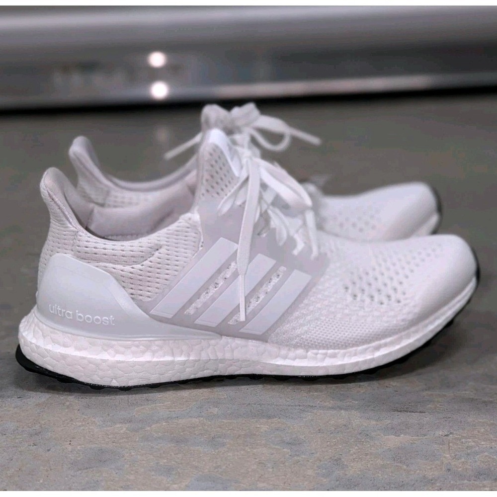 Triple White Running Shoes Womens 8 adidas Ultraboost 1.0 DNA NIB - Picture 2 of 9